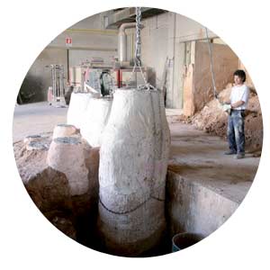 Form of refractory ground